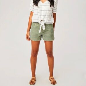 Carve Designs Oahu 4” Short in Moss